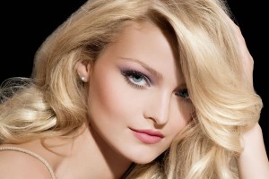 Естественный макияж для блондинки 